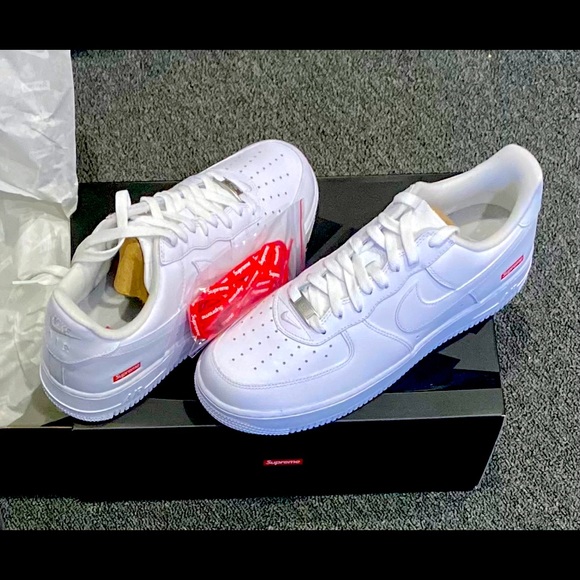 Supreme Nike Air Force 1. White size 10 - Picture 1 of 2